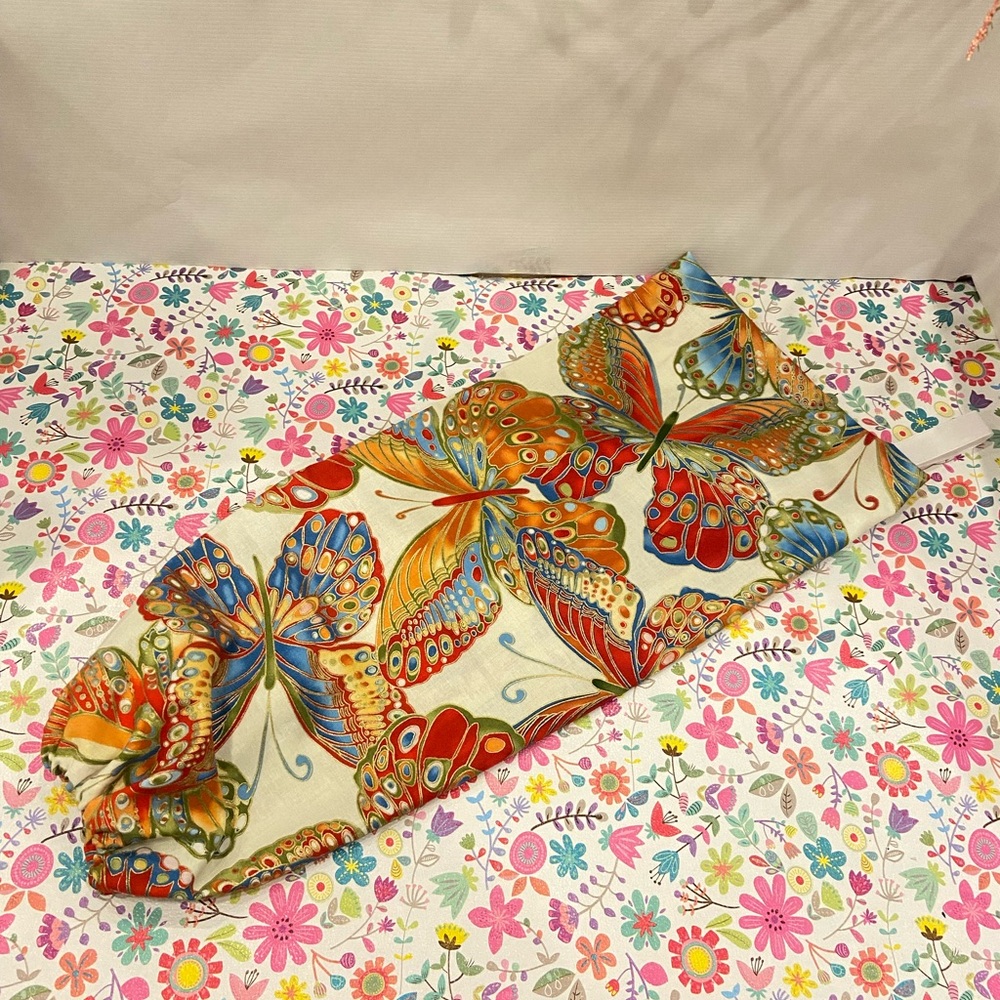 NEW - Plastic bag holder